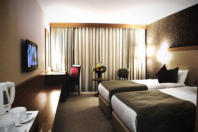 فندق ديمورا