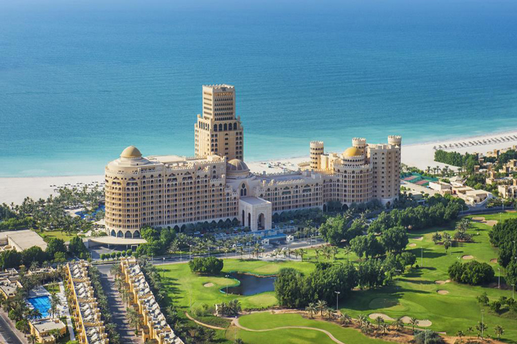 كيف تطبق الفنادق مفهوم Sustainable Hospitality بشكل عملي؟