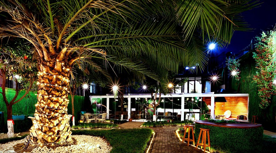 والتون جاردنز بيرا