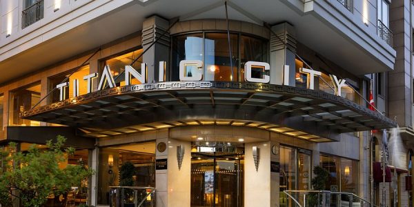 فندق تايتانيك سيتي تقسيم