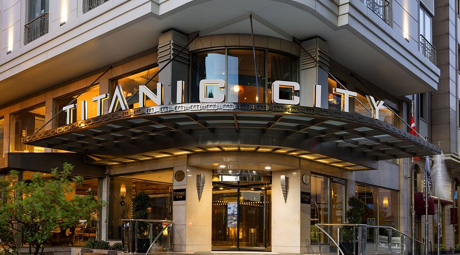 فندق تايتانيك سيتي تقسيم