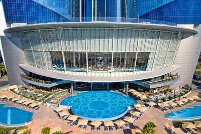 أفضل فنادق في أبوظبي قريبة من الكورنيش.. دليل الإقامة الذكية