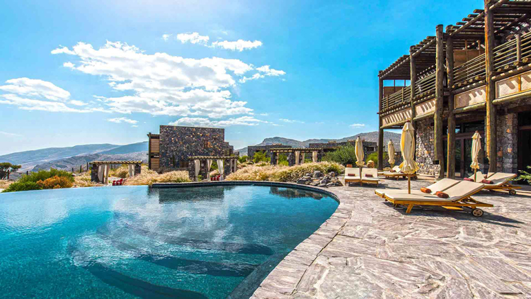 كيف تطبق الفنادق مفهوم Sustainable Hospitality بشكل عملي؟