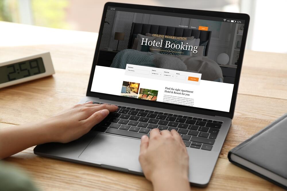 ما هو الـ Direct Booking.. ولماذا تحاربه المنصات؟