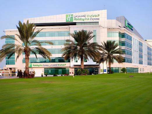 دليل عملي.. كيف تختار فندق في دبي قريب من المطار؟